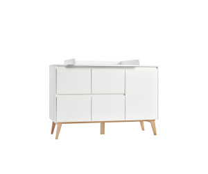 Kumode su 4 stalčiais ir durimis (Classy kolekcija)